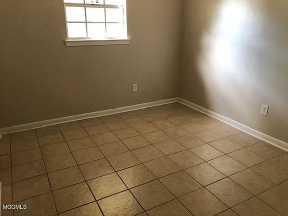 5th image of 1824 Pamela Dr