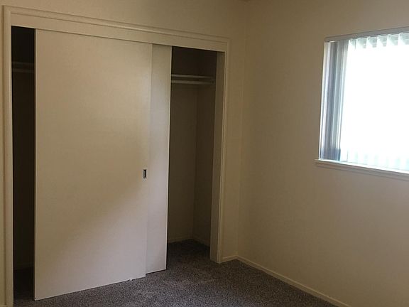 5th image of 2831 El Camino Ave