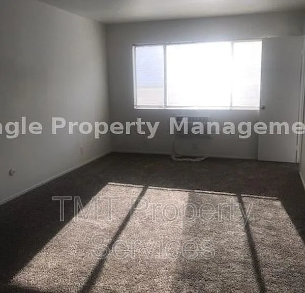 1816 F St #13 — Photo 2