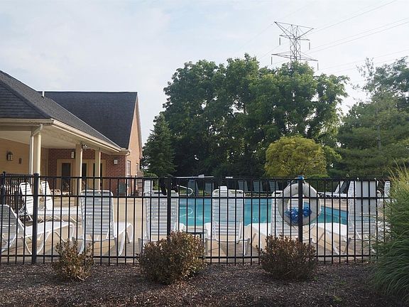 5th image of 400 Heritage Green Dr