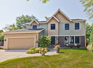 1201 Dannet Ct, Buffalo Grove, IL 60089