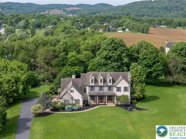 20 Longhill Dr, Easton, PA 18042