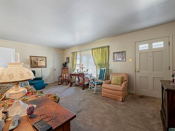 5th image of 517 Greenwood Dr