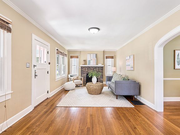 3rd image of 6172 Norwaldo Ave