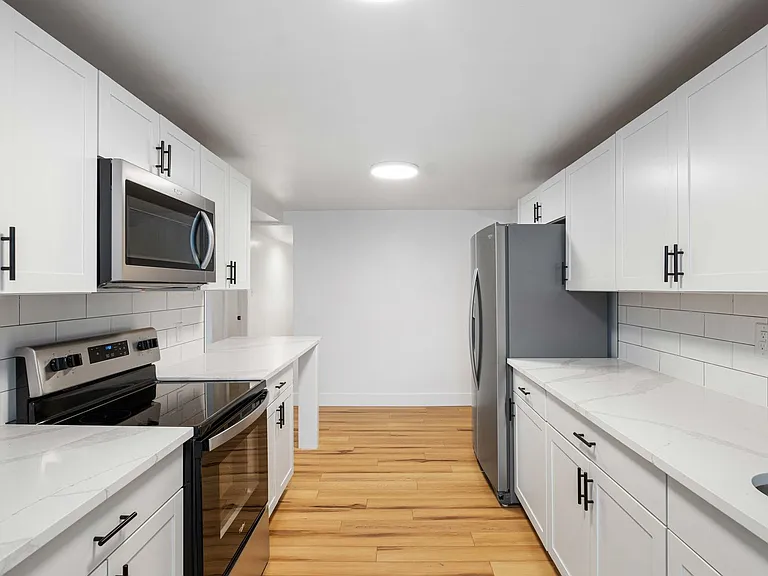 796 Hazelwood Avenue — Photo 13