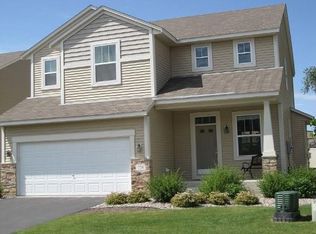 728 Newberry Ln, Chaska, MN 55318