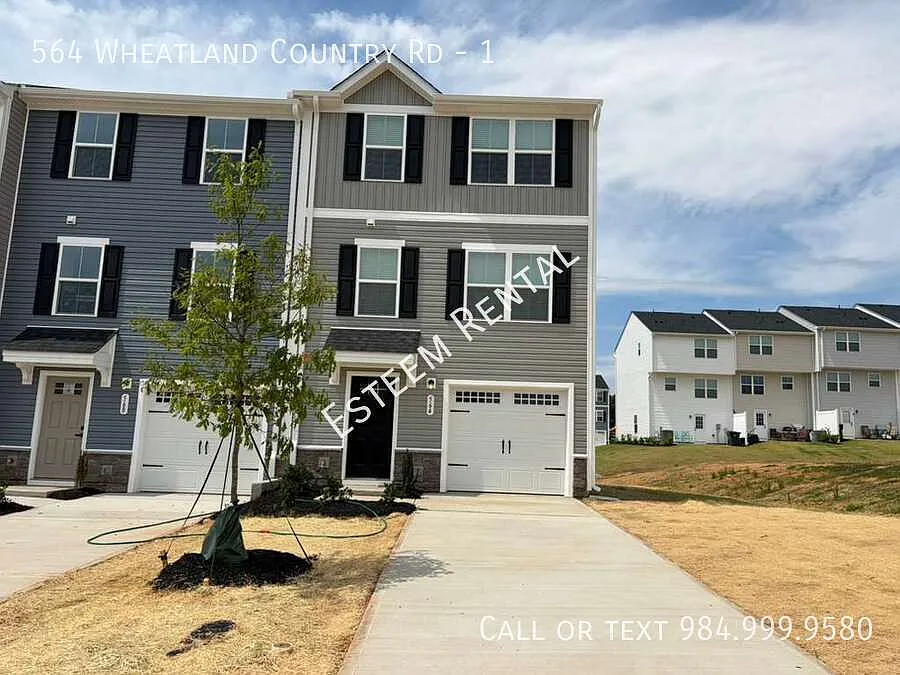 3 bed, 2.5 bath, 1560 sqft, $1,895 — Photo 2