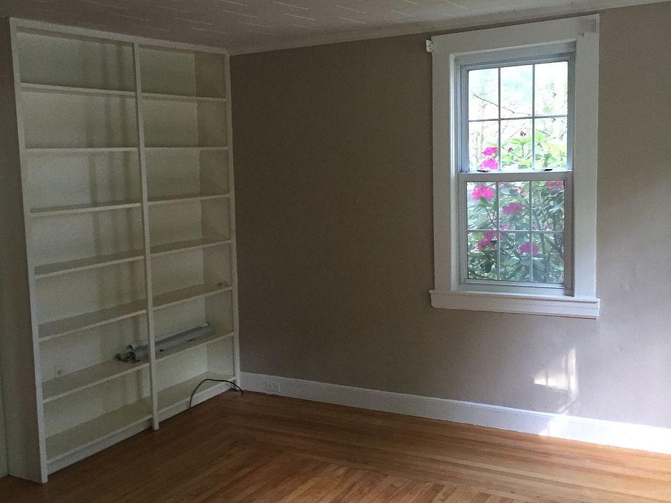 2nd image of 45 Winthrop St