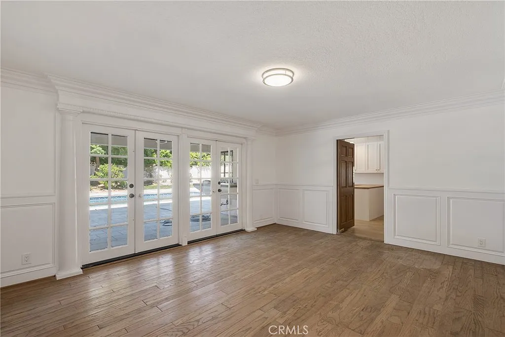 5 bed, 4.5 bath, 5816 sqft, $9,750 — Photo 3