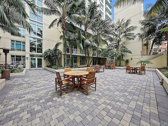 4th image of 417 850th St