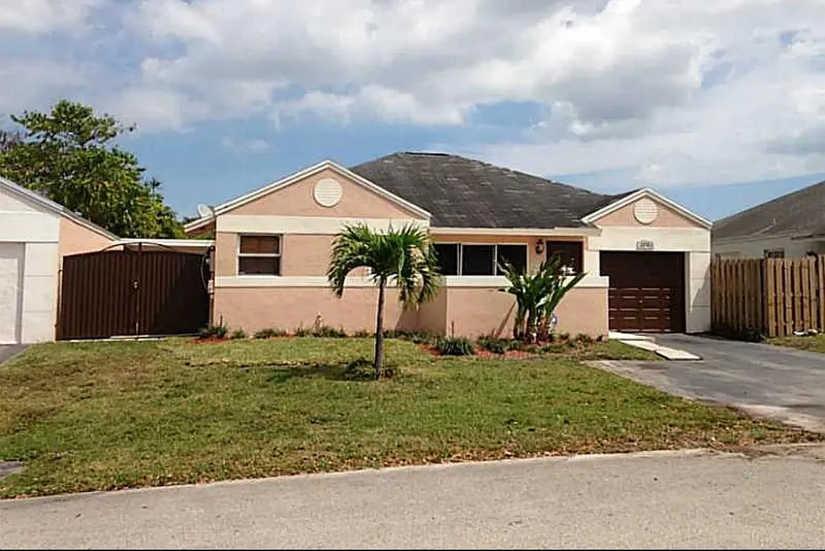 20583 SW 103rd Ave — Photo 1