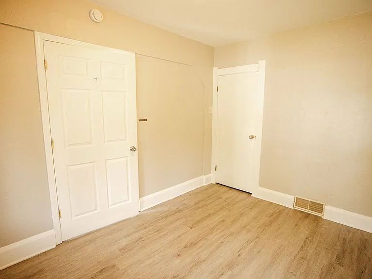 932 Turner Ave — Photo 5