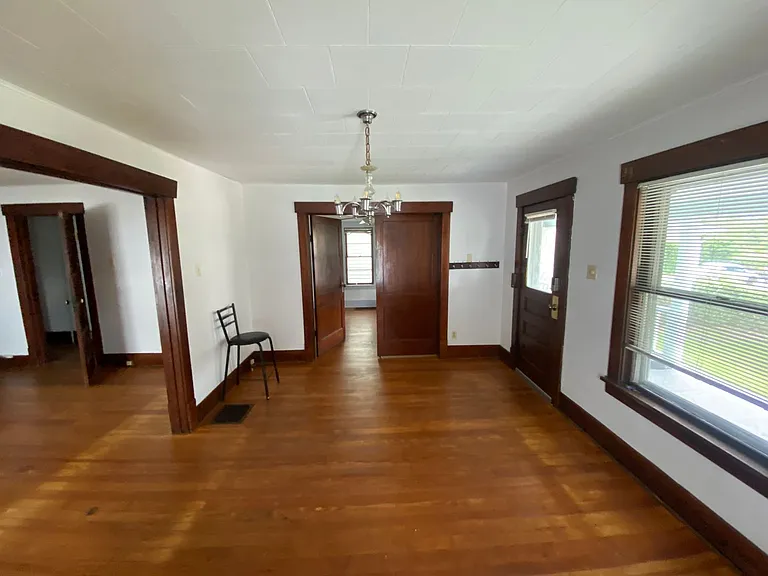 1427 S Washington St — Photo 11