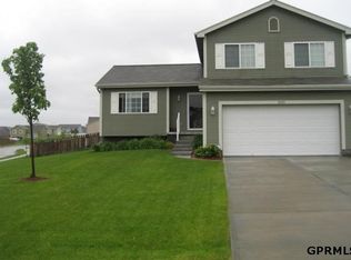 2606 Hogantown Dr, Bellevue, NE 68123