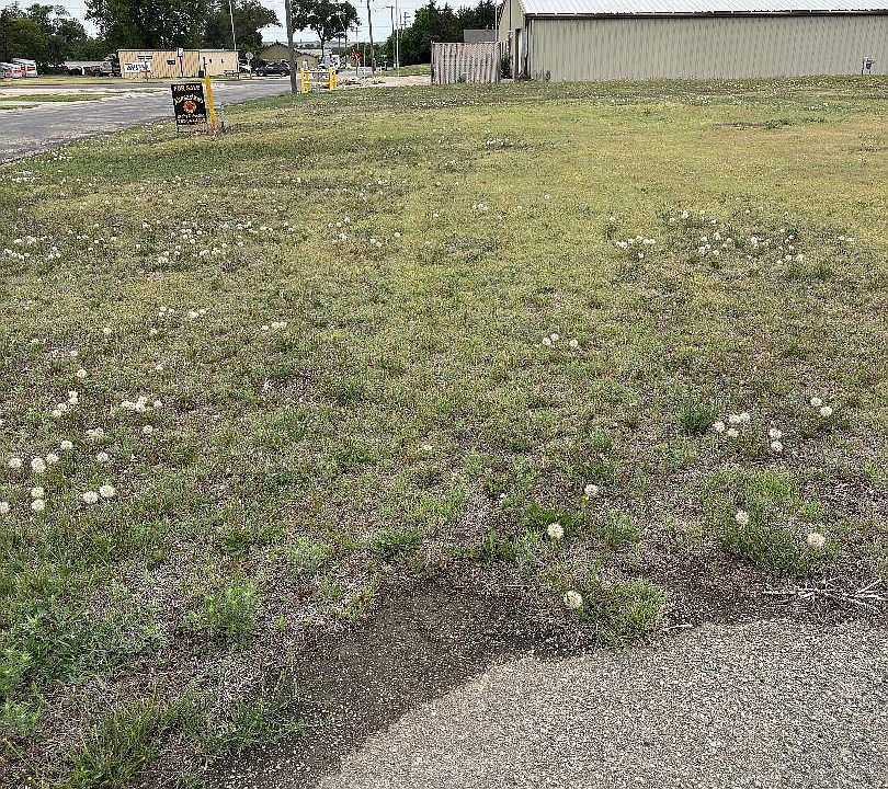 1st image of 121 N 7th Ave