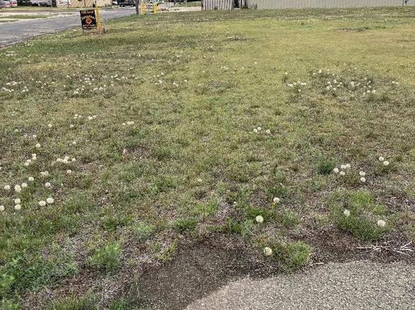 121 N 7th Ave, Hill City, KS 67642