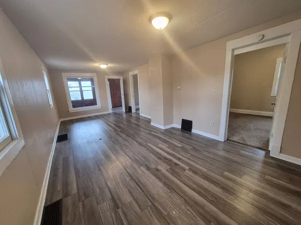 905 25th St, Des Moines, IA 50312