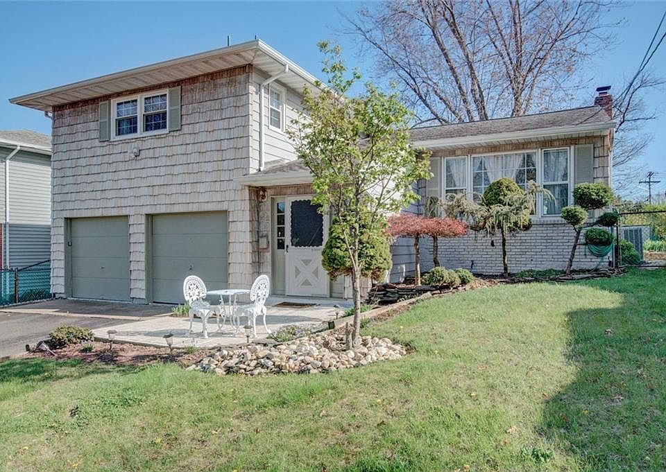 1st image of 795 Chalet Dr