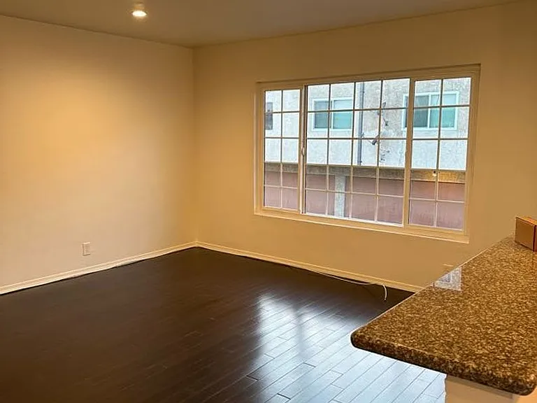 1034 Magnolia Ave — Photo 8
