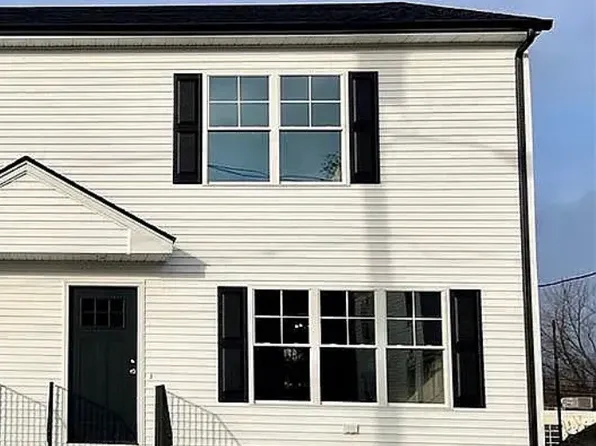 27 Baker St #A, Johnston, RI 02919