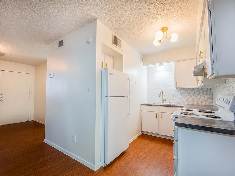 4209 Avenue B — Photo 36
