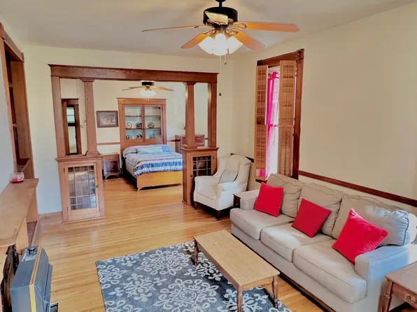 323 S Church St #1, Woodstock, VA 22664