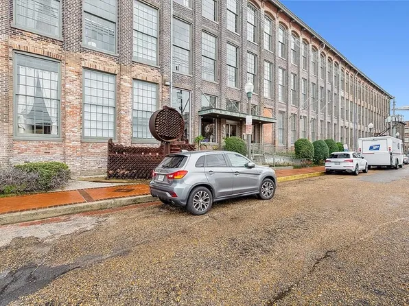 920 Poeyfarre St APT 303, New Orleans, LA 70130