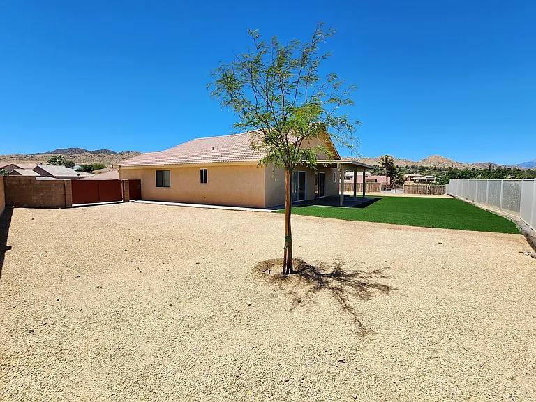 57062 Millstone Dr — Photo 26