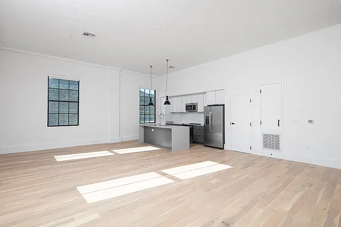 510 Julia St — Photo 91
