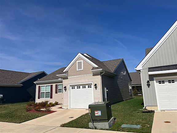 3rd image of 106 Leander Dr