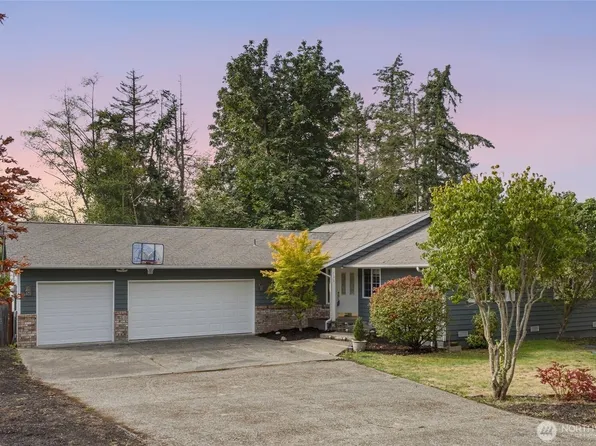 738 Crescent Drive, Camano Island, WA 98282