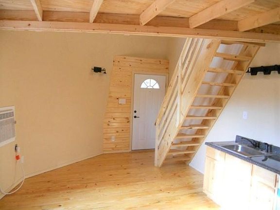 4th image of 333 Mackechney St #12