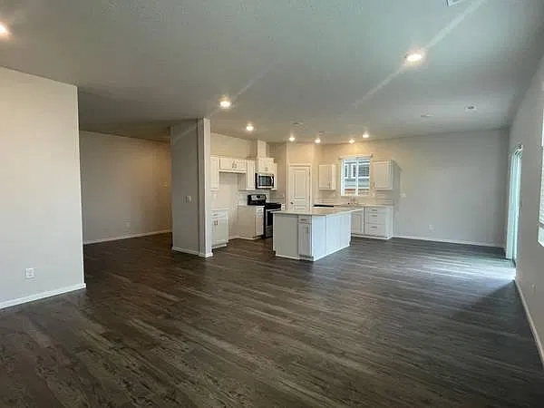 2603 Hershberger Ave — Photo 2