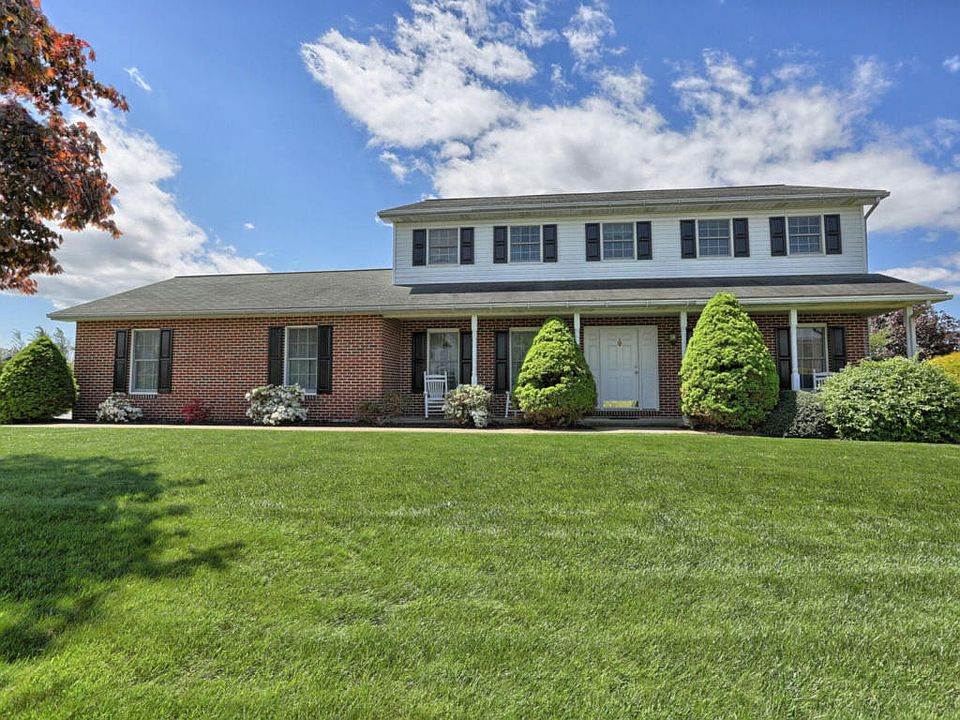 1st image of 904 Cypress Ln