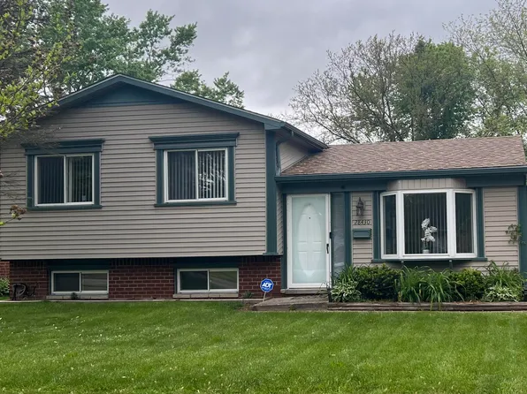 28430 Meadow Ct, Romulus, MI 48174
