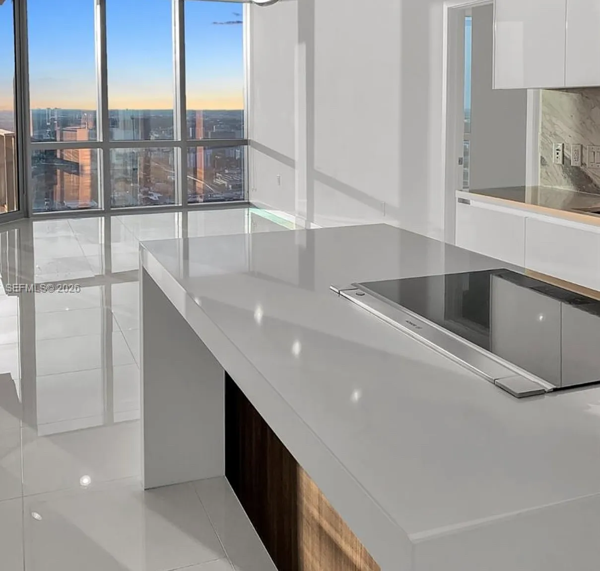 2 bed, 1547 sqft, $7,350 — Photo 3