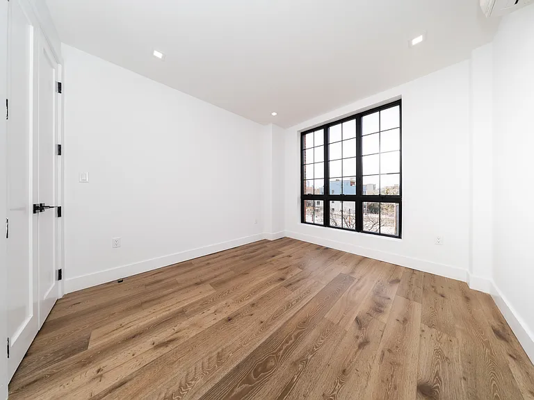 311 Franklin Ave #3A — Photo 16