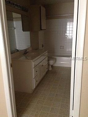 5th image of 4200 Thornbriar Ln APT 105