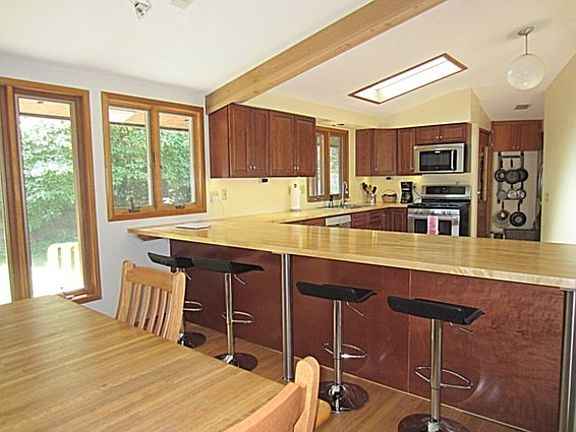 4th image of 5445 Lake Mendota Dr