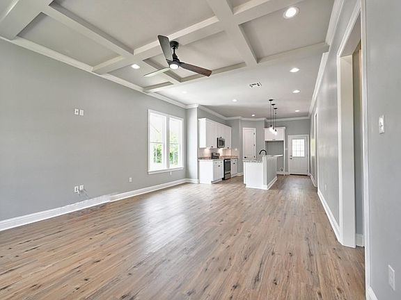 3rd image of 300 Marmandie Ave