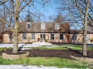 200 Manor Dr, Deerfield, IL 60015