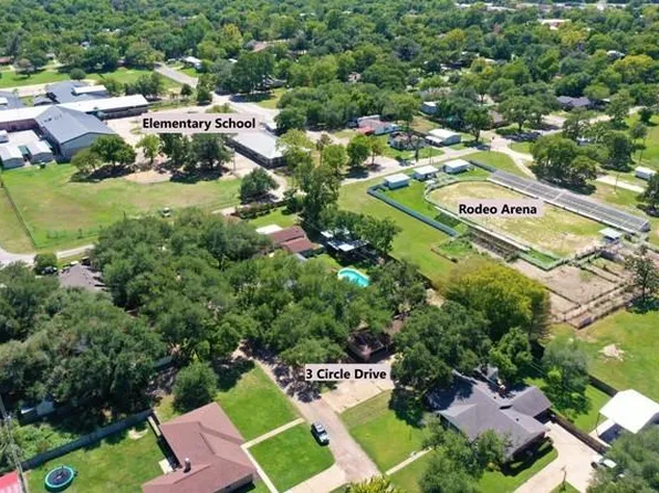 3 Circle Dr, Teague, TX 75860