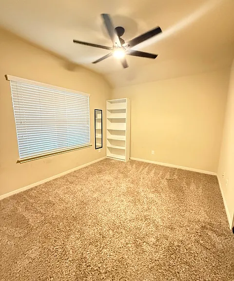 9010 Phoenix Park — Photo 14