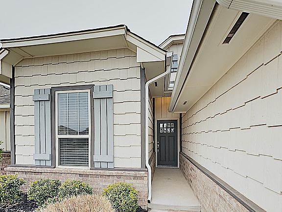 3rd image of 7133 NW 145th St