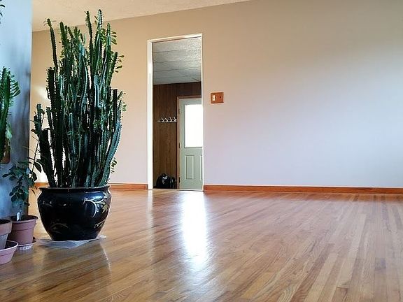 5th image of 19580 Smith Cir