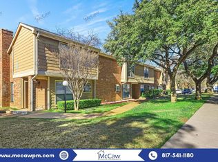 2101 Park Willow Ln APT B, Arlington, TX 76011