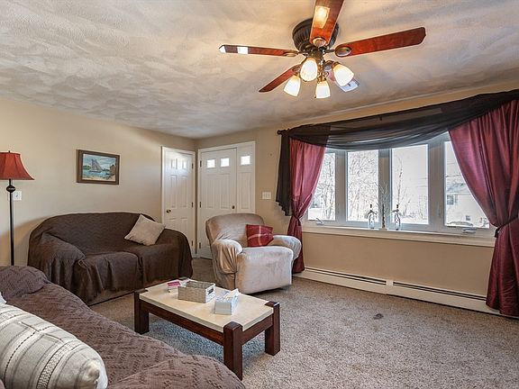 4th image of 95 Hiatt St