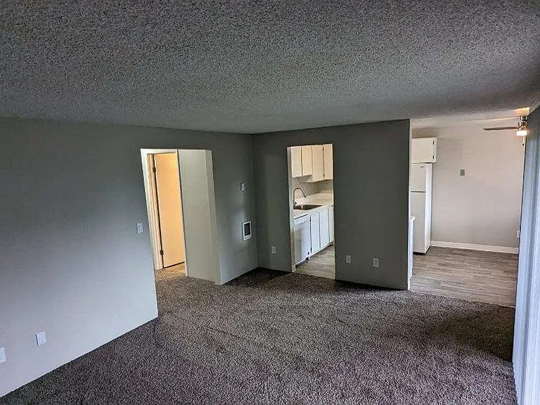 Stillwater Apartments — Photo 10