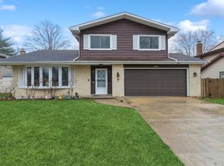 2005 E Kiowa Ln, Mount Prospect, IL