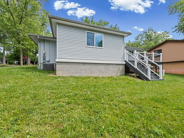 6777 Dandison Blvd — Photo 31